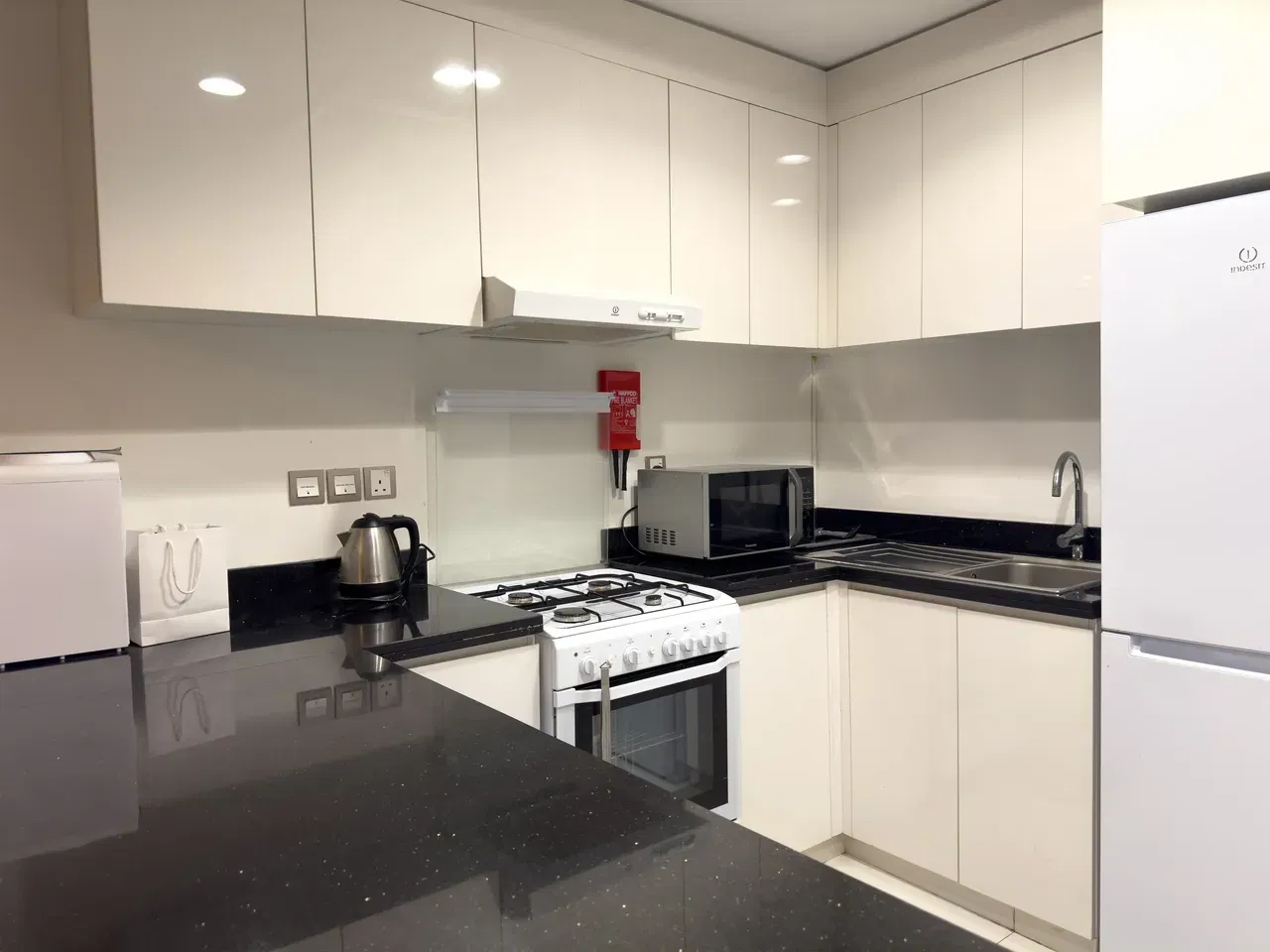 Меблированная 2-комнатная квартира на верхнем этаже на продажу в Галии, район JVC 18 галерея 3