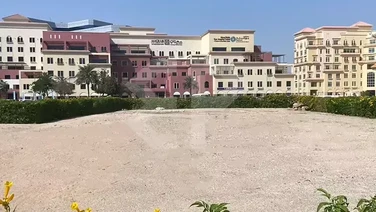 قطعة أرض للبيع في أم هرير